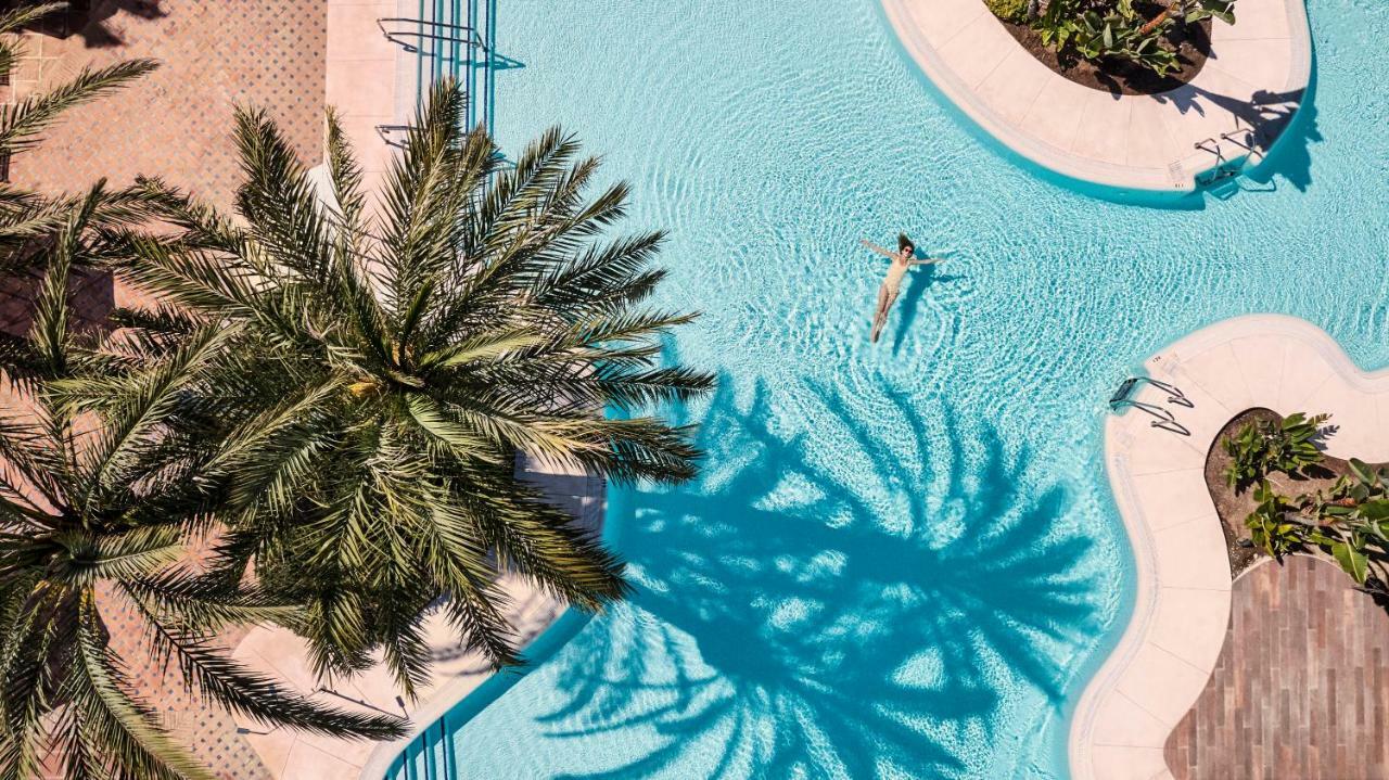 Don Carlos 마르베야 외부 사진 Aerial view of the pool at the Atlantis Paradise Island