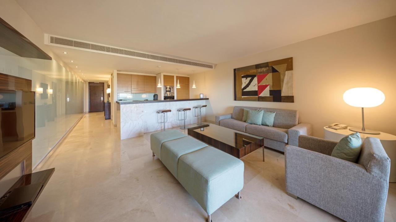 Don Carlos 마르베야 외부 사진 A suite at the Ritz-Carlton, Maldives